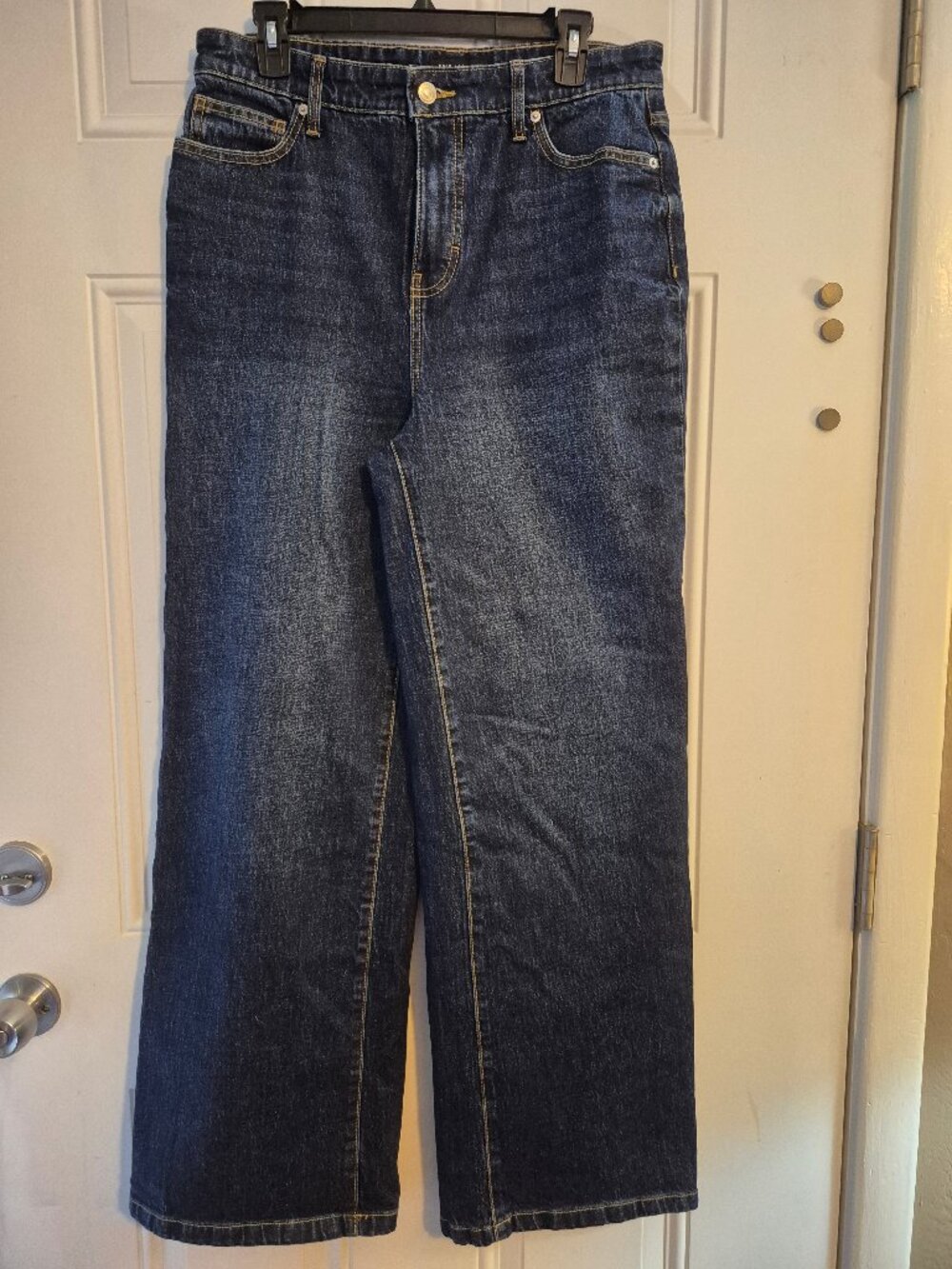 Wide Leg,High Rise Jeans. * FREE ASSEMBLY*. Size 6. 99% cotton.